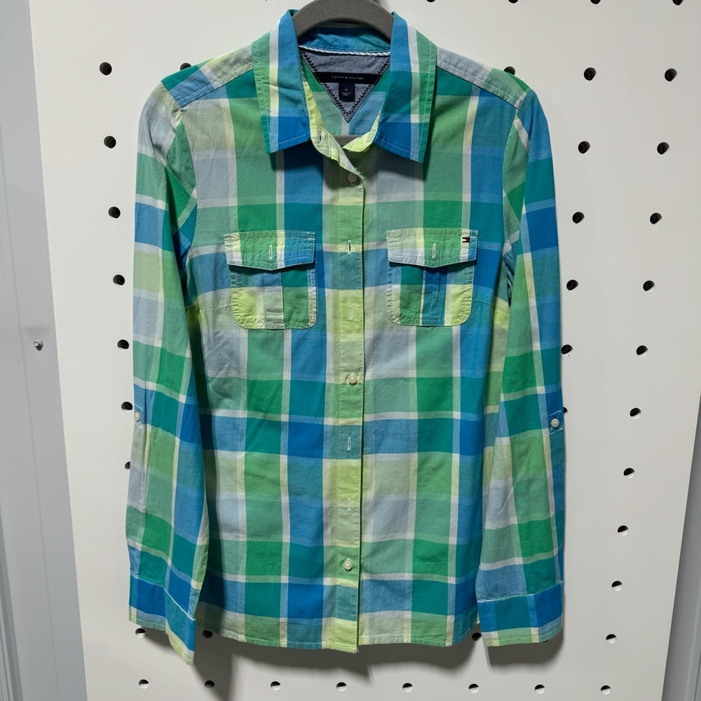 Tommy Hilfiger button ups (2) size M